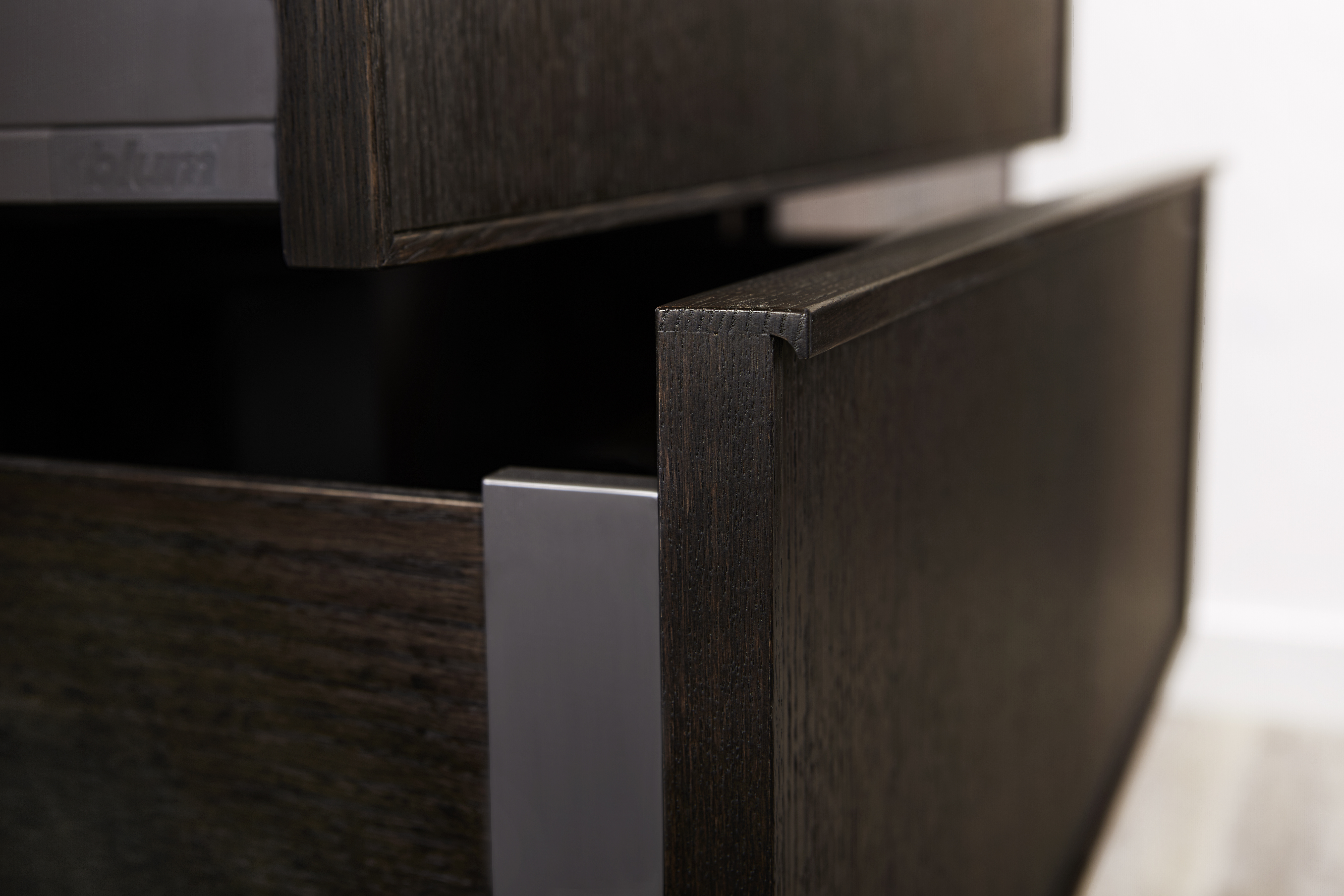 frame-linea-vanity-metro-2 frame linea vanity metro