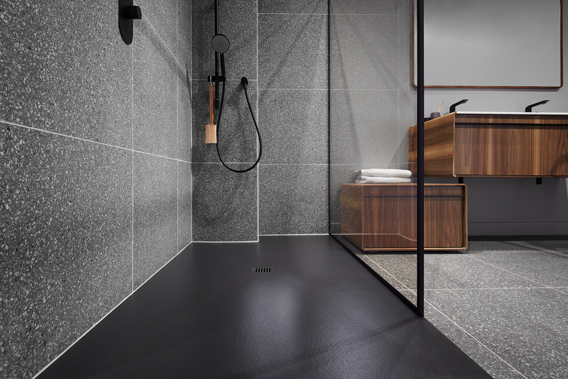 FEEL_DFL7242C_Black-Slate